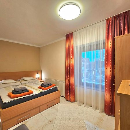Apartman Siesta Buek - Buekfuerdo Екстериор снимка