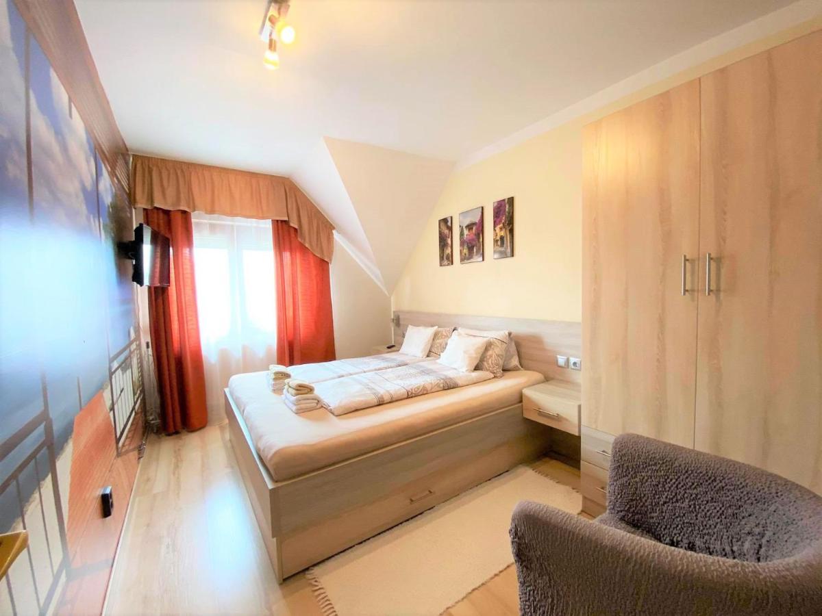 Apartman Siesta Buek - Buekfuerdo Екстериор снимка
