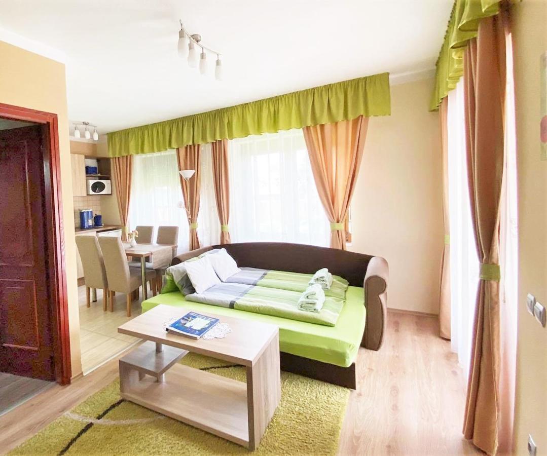 Apartman Siesta Buek - Buekfuerdo Екстериор снимка