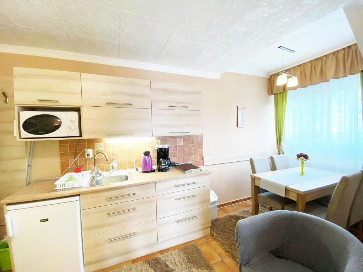 Apartman Siesta Buek - Buekfuerdo Екстериор снимка