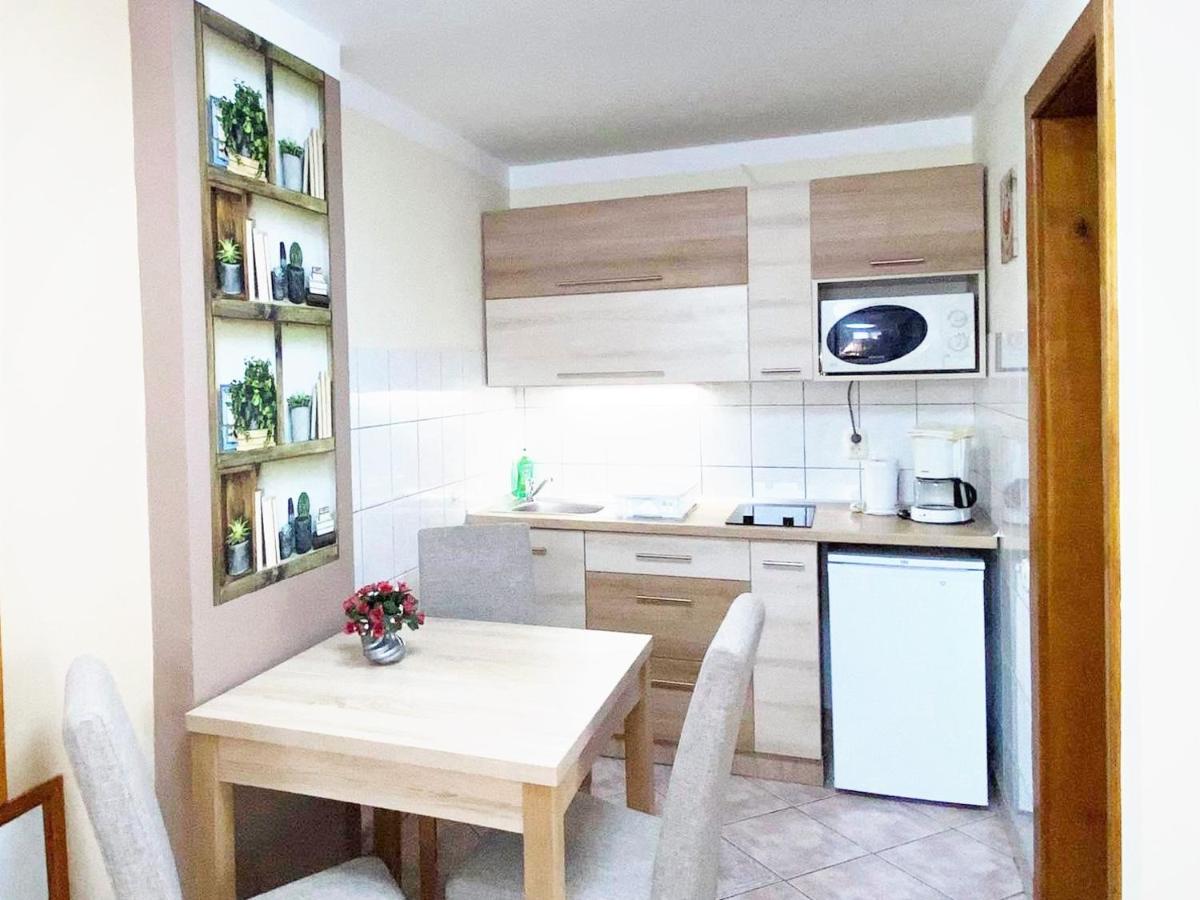 Apartman Siesta Buek - Buekfuerdo Екстериор снимка