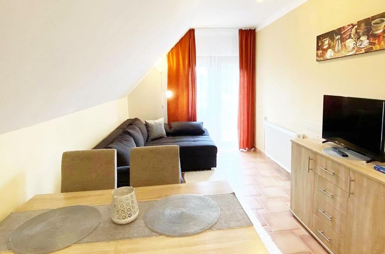 Apartman Siesta Buek - Buekfuerdo Екстериор снимка