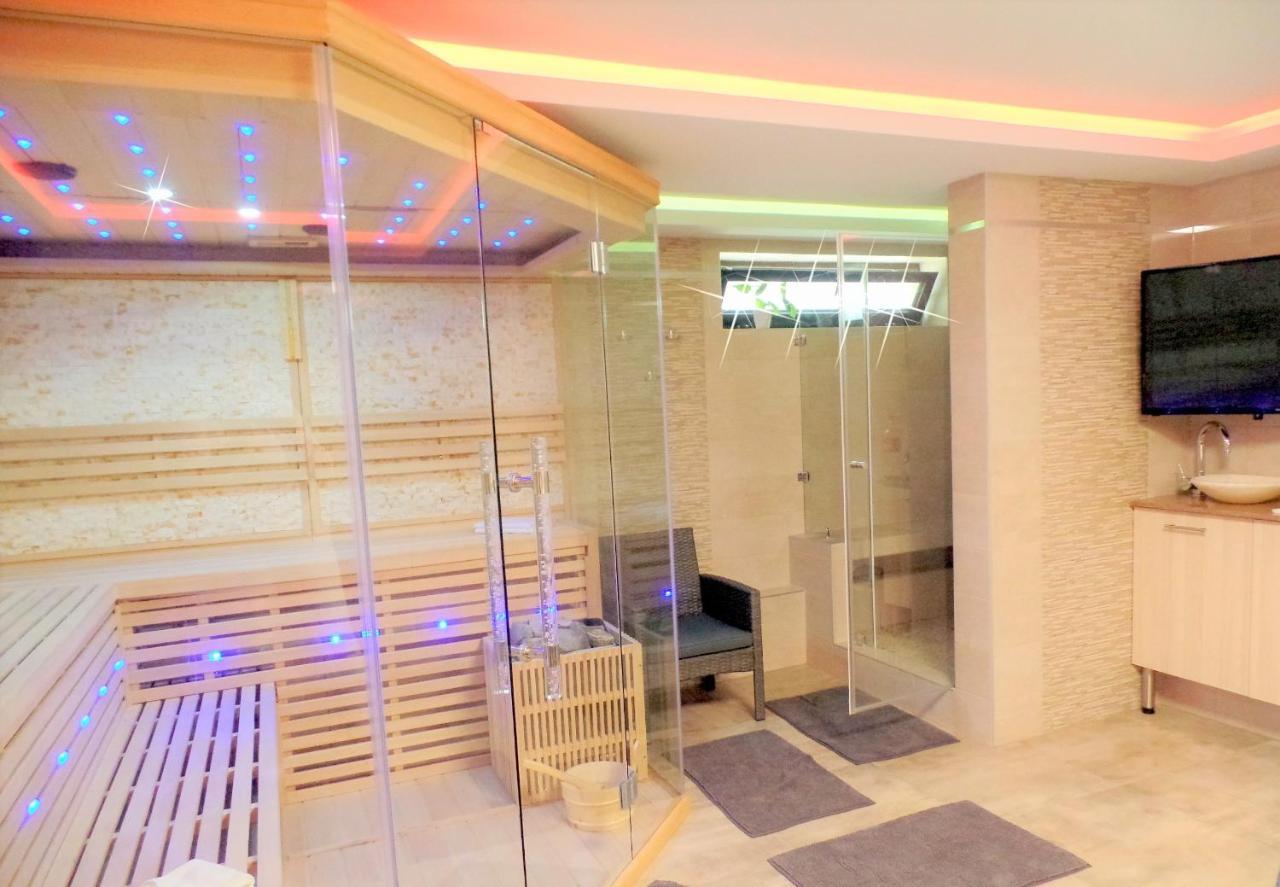 Apartman Siesta Buek - Buekfuerdo Екстериор снимка