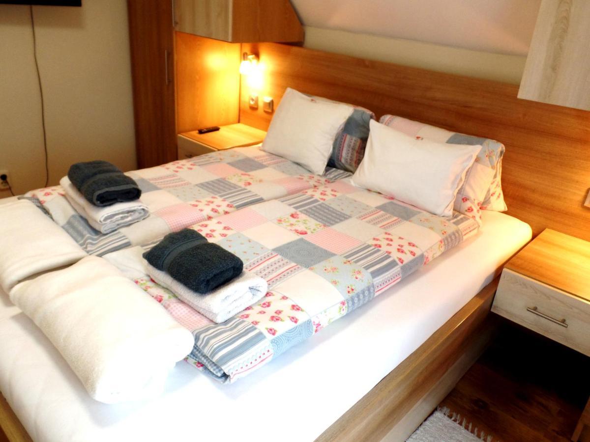 Apartman Siesta Buek - Buekfuerdo Екстериор снимка