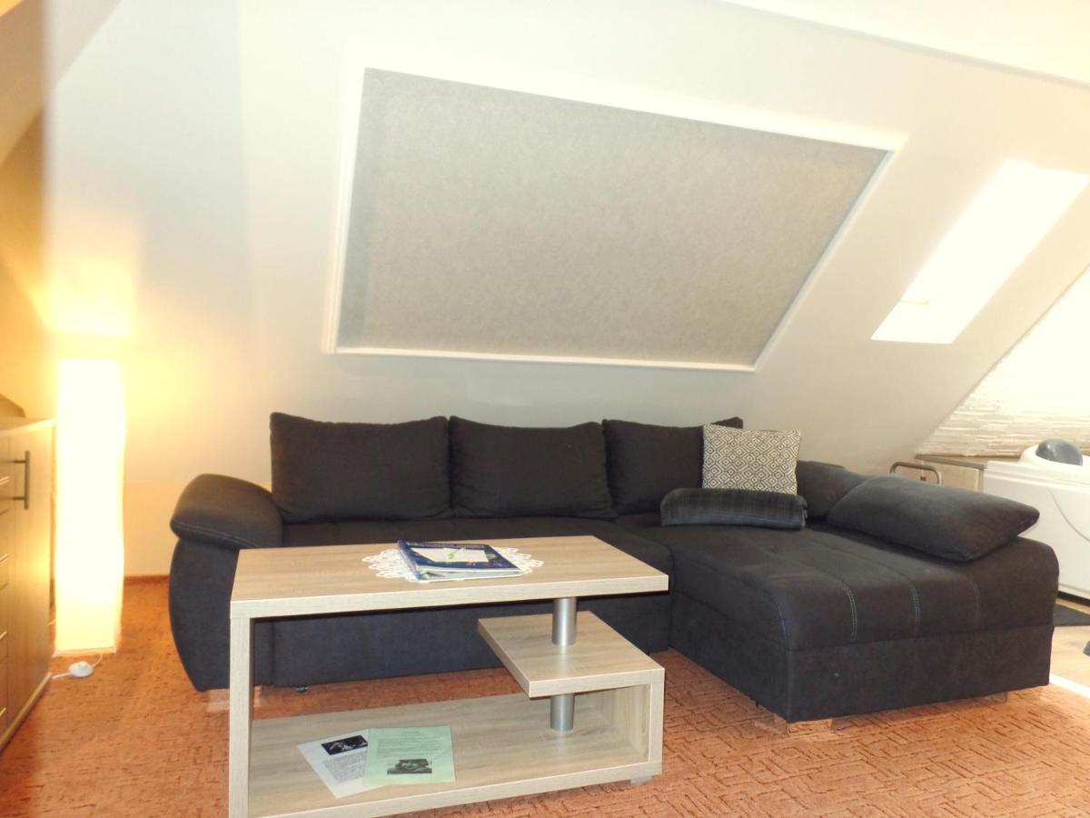 Apartman Siesta Buek - Buekfuerdo Екстериор снимка