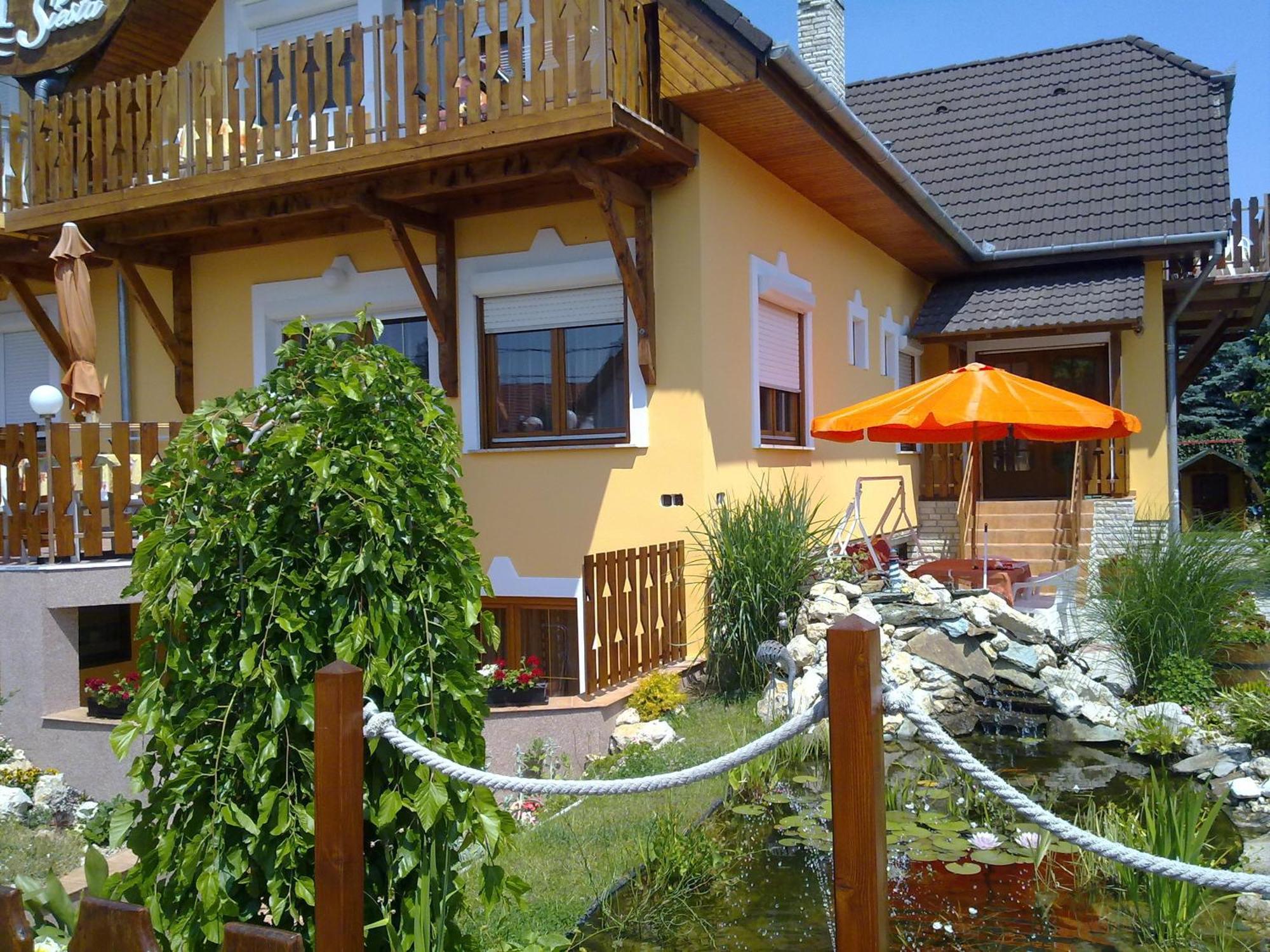 Apartman Siesta Buek - Buekfuerdo Екстериор снимка