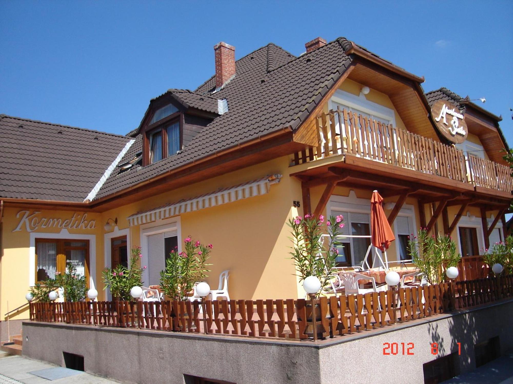 Apartman Siesta Buek - Buekfuerdo Екстериор снимка