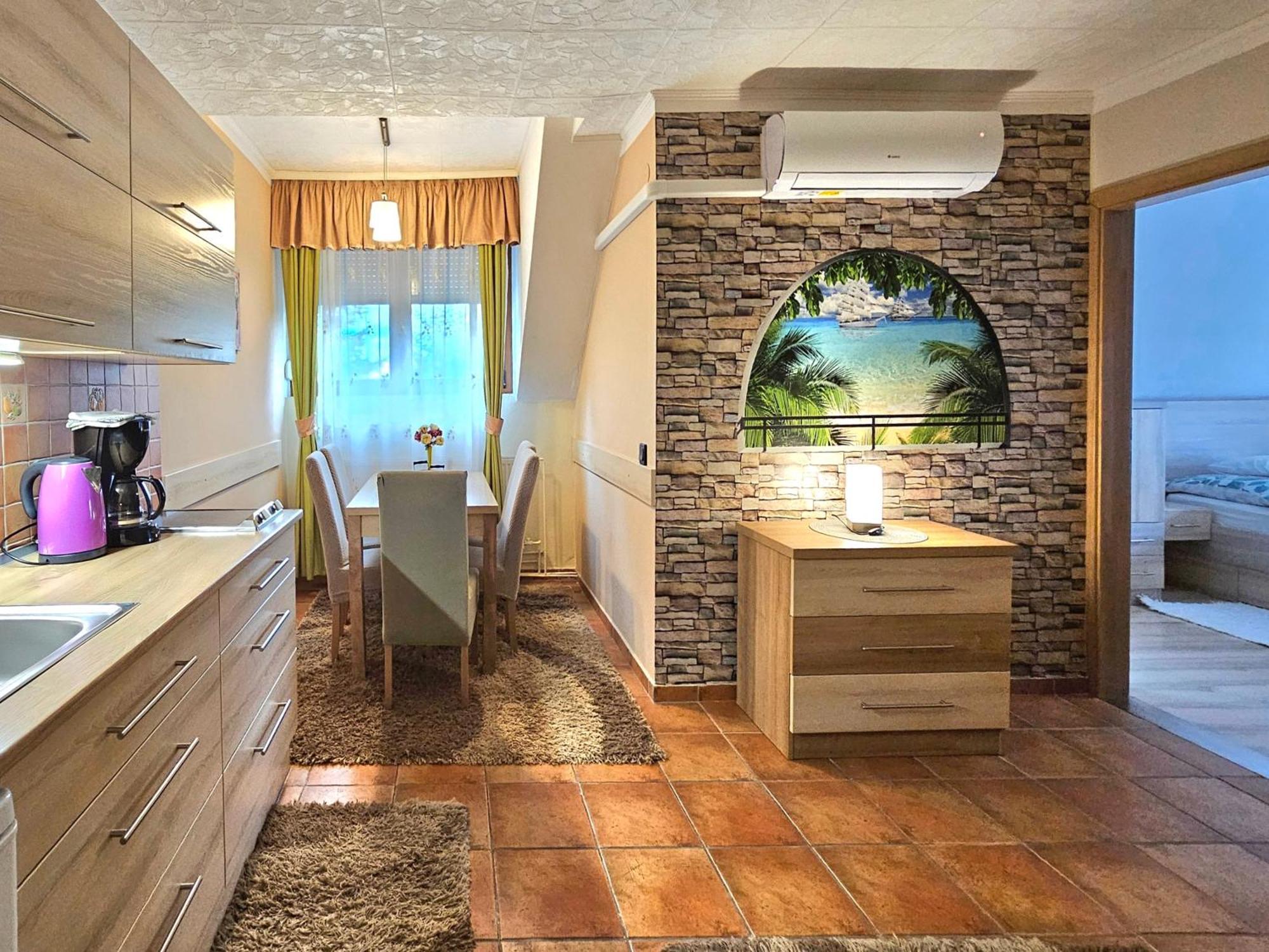Apartman Siesta Buek - Buekfuerdo Екстериор снимка