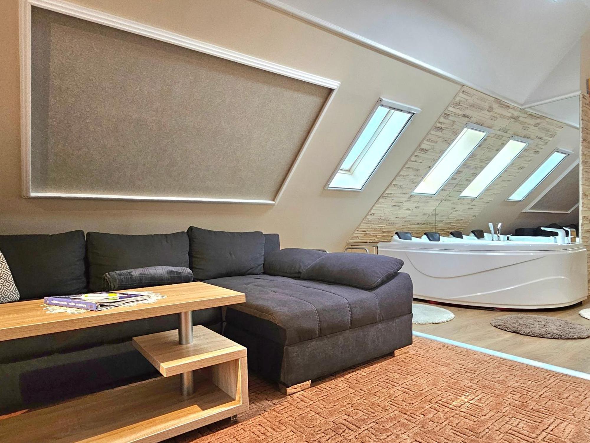 Apartman Siesta Buek - Buekfuerdo Екстериор снимка