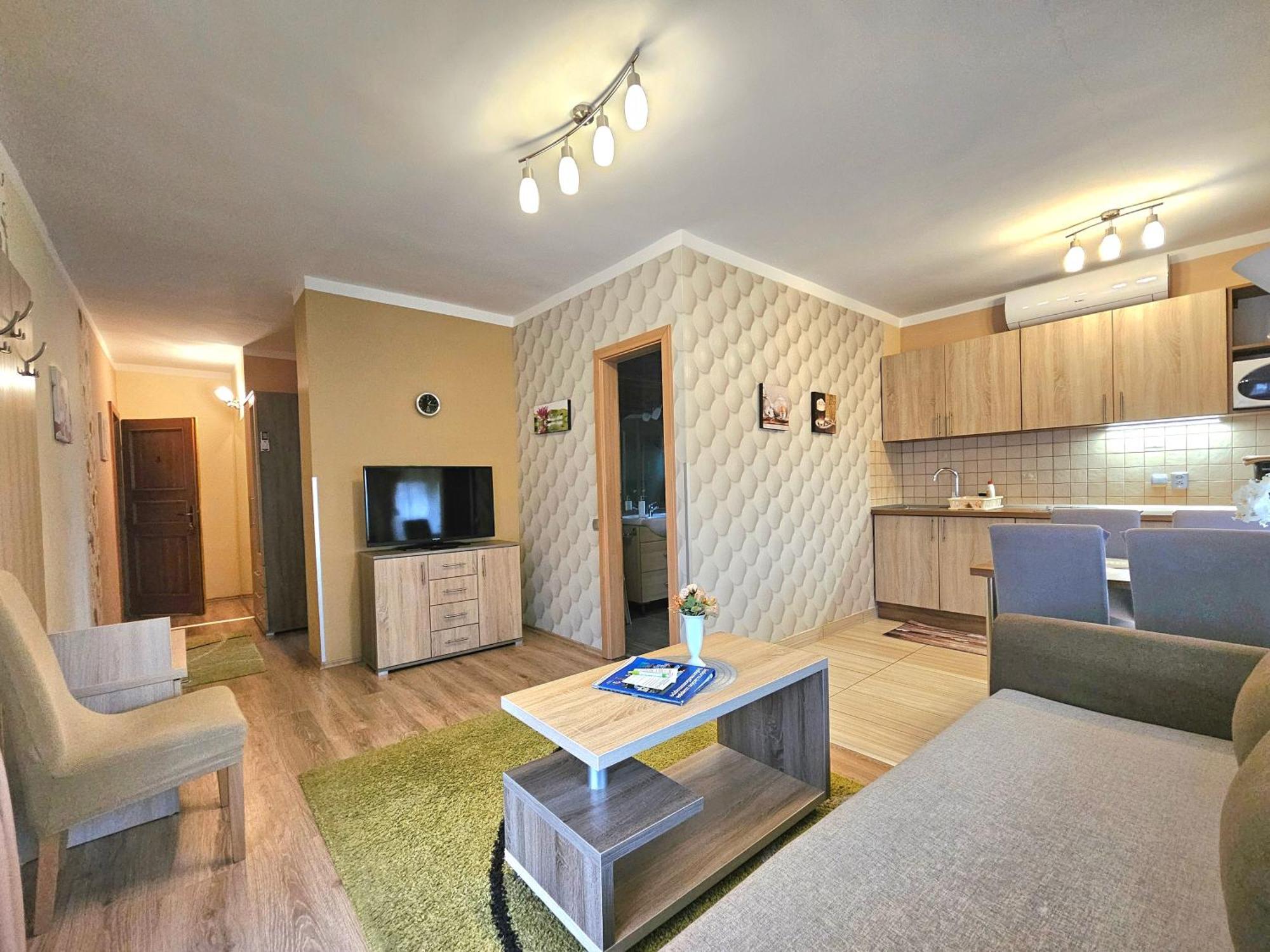 Apartman Siesta Buek - Buekfuerdo Екстериор снимка