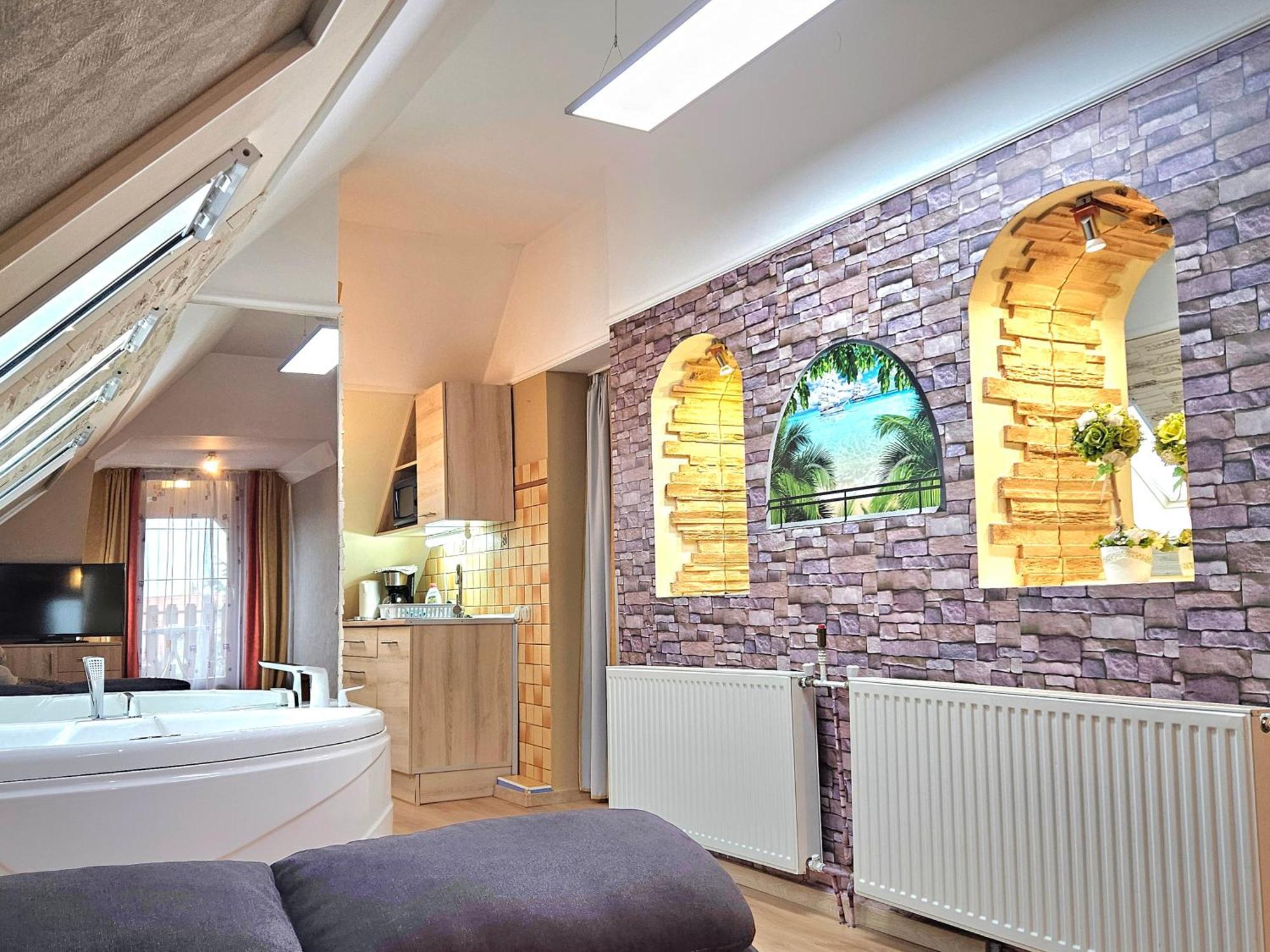 Apartman Siesta Buek - Buekfuerdo Екстериор снимка