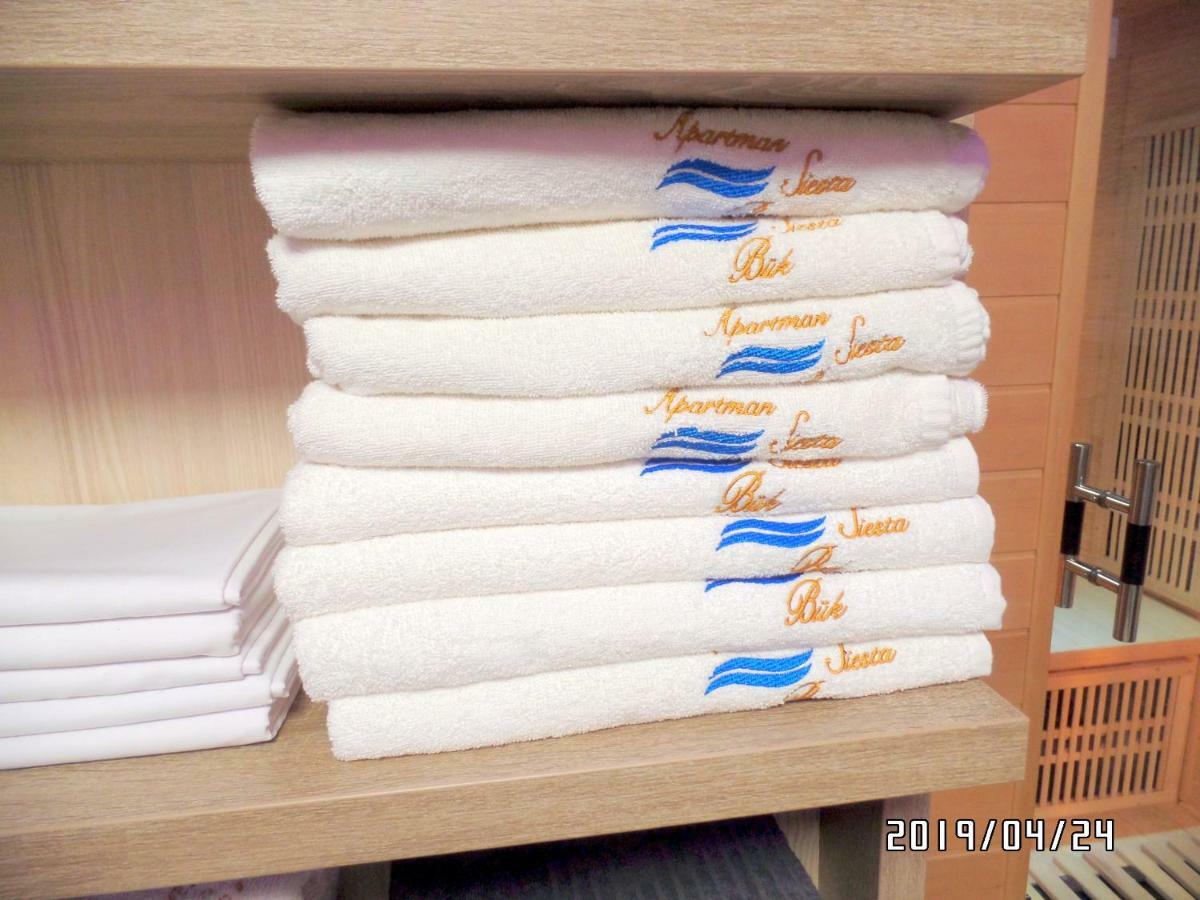 Apartman Siesta Buek - Buekfuerdo Екстериор снимка