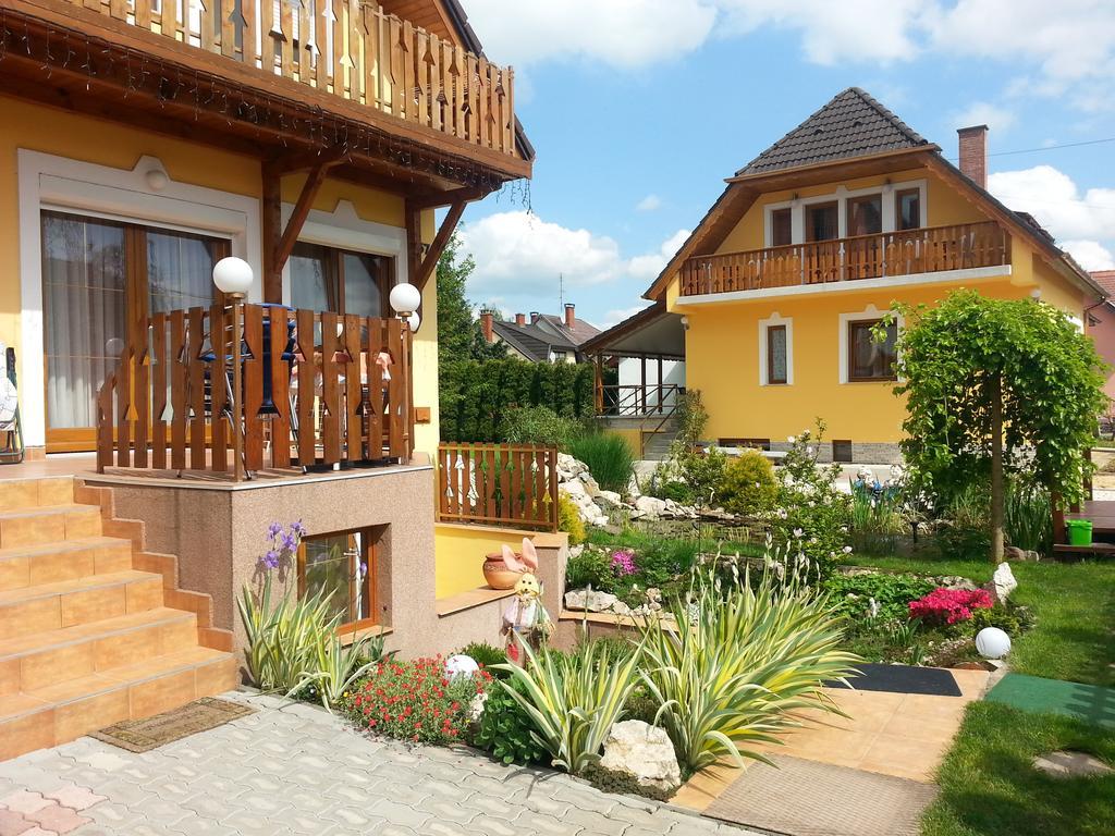 Apartman Siesta Buek - Buekfuerdo Екстериор снимка