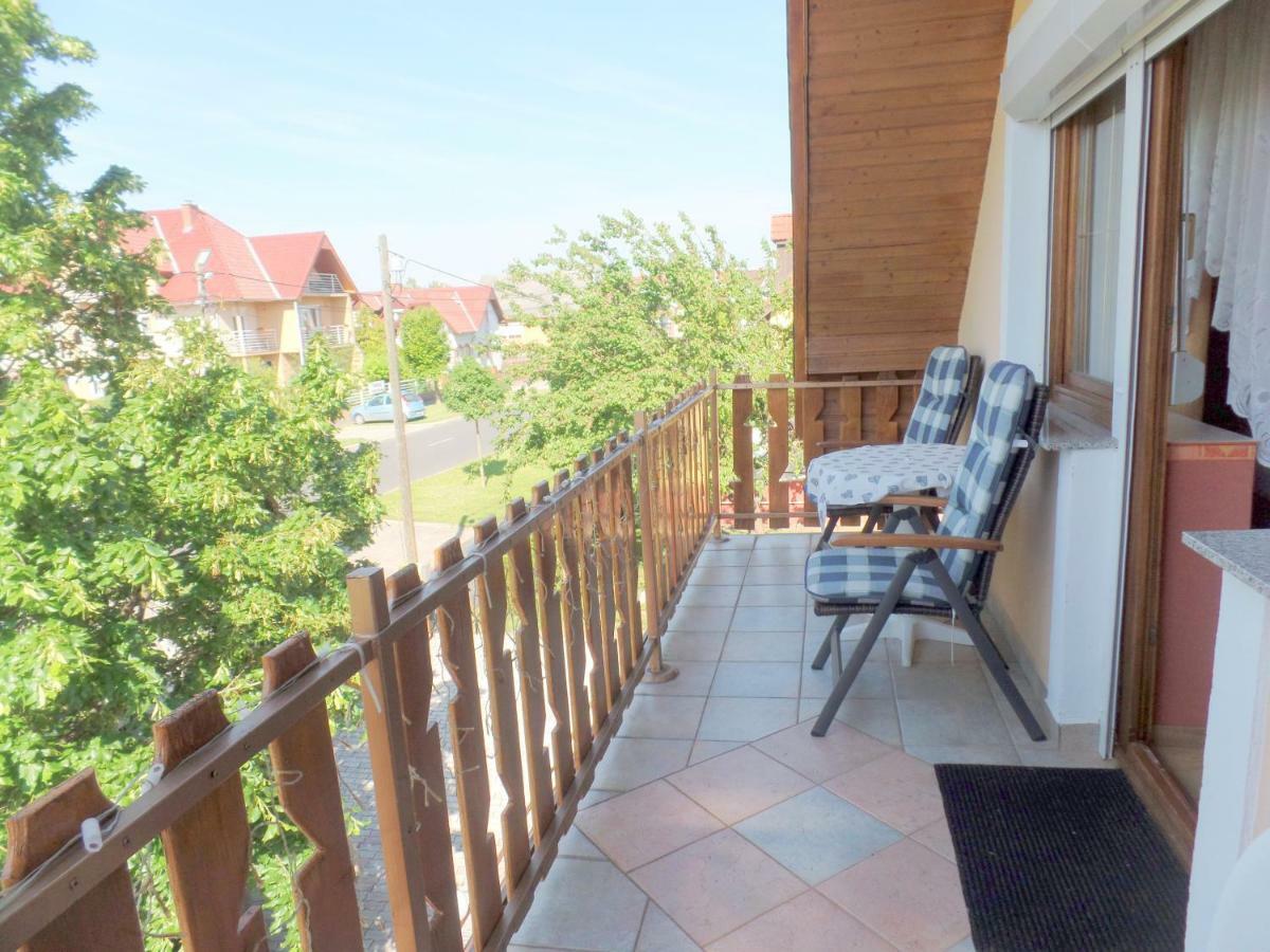 Apartman Siesta Buek - Buekfuerdo Екстериор снимка
